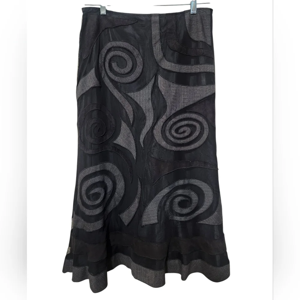 Tribal Black Artistic Abstract Swirl Skirt Size 8 EUC